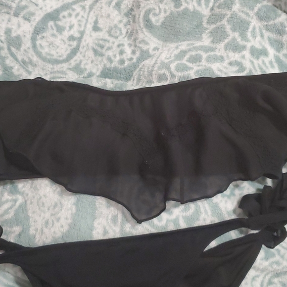 Victorias Secret Bikini - Picture 2 of 6